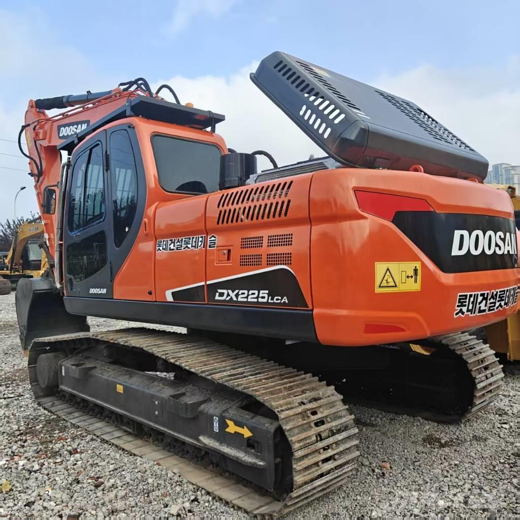 Doosan DX 225 LCA 履带挖掘机