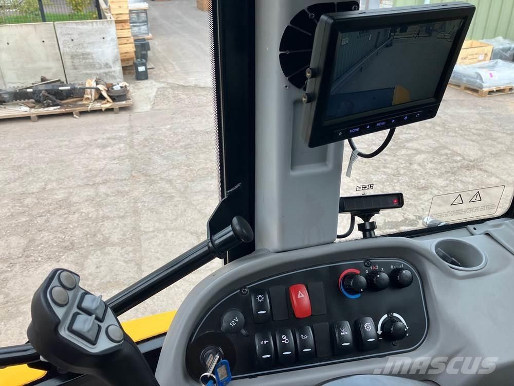 JCB TM320 小型装载机
