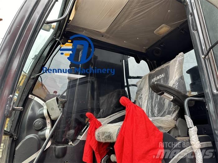 Hyundai R220-9S 履带挖掘机