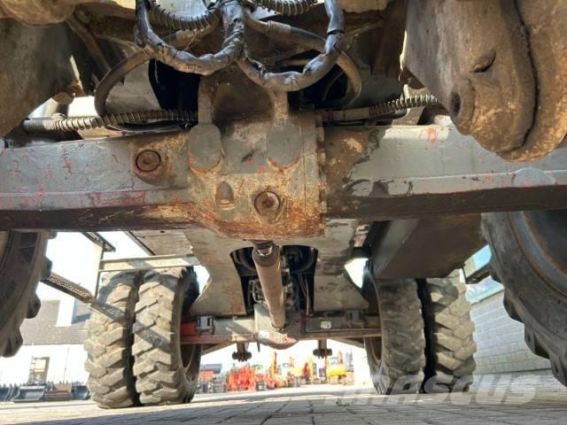 JCB JS 150 W 轮式挖掘机