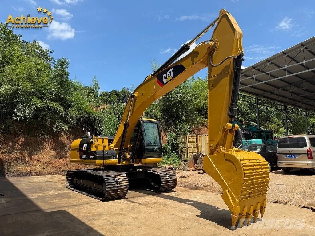 CAT 320 D2L 履带挖掘机