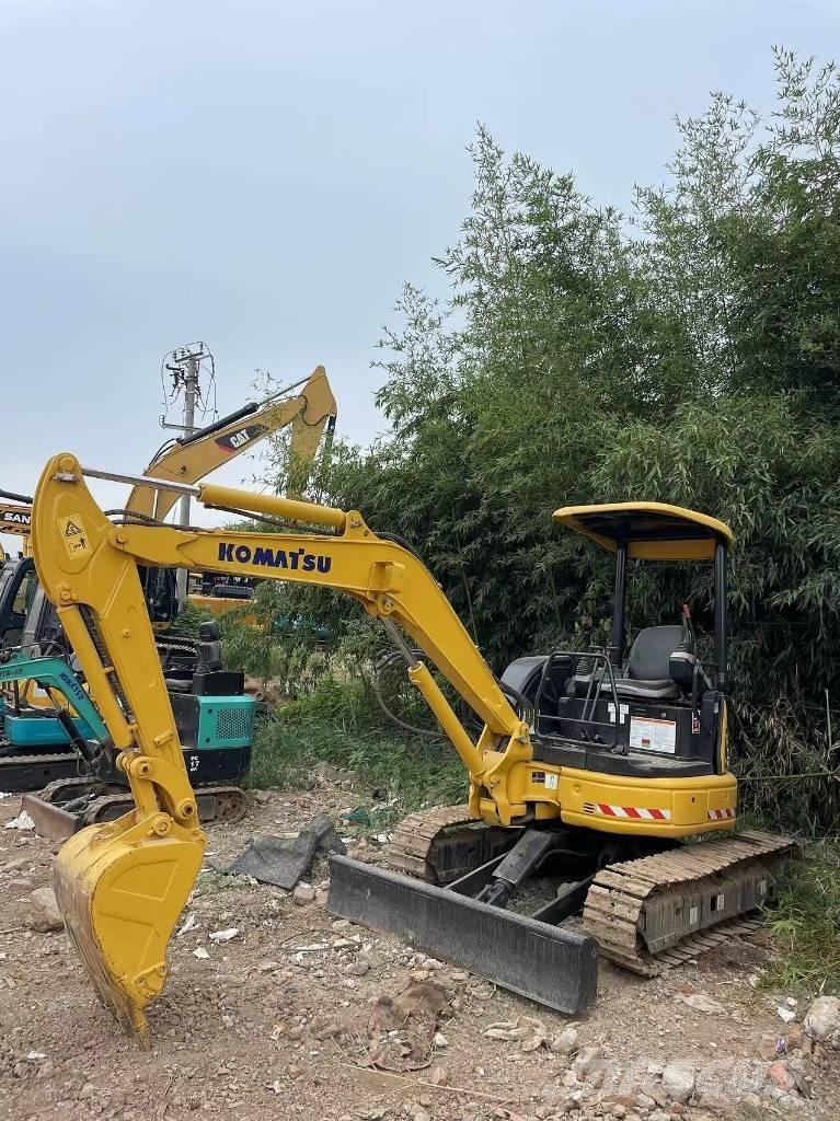 Komatsu PC35 小型挖掘机
