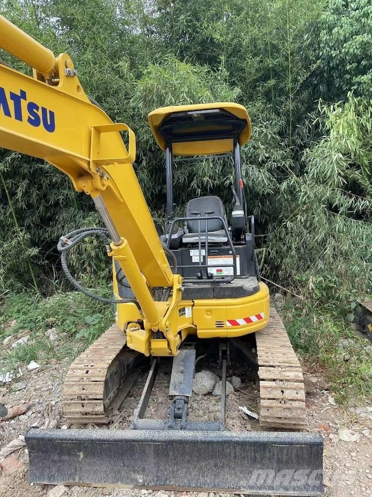 Komatsu PC35 小型挖掘机