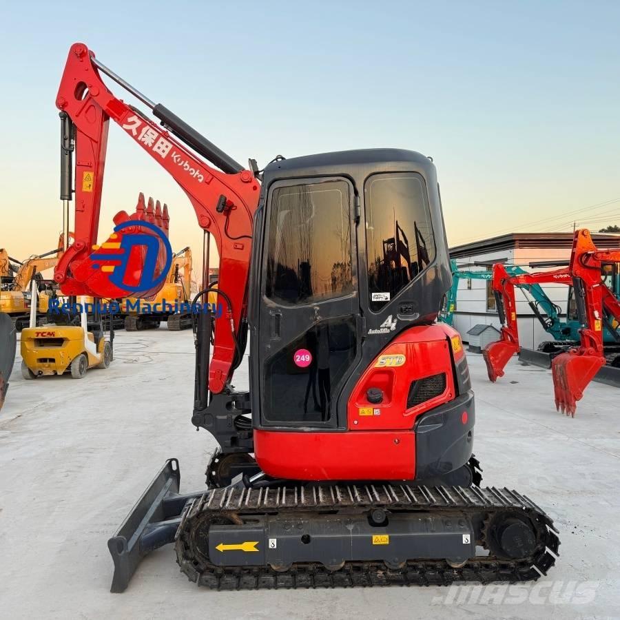 Kubota U 30 小型挖掘机