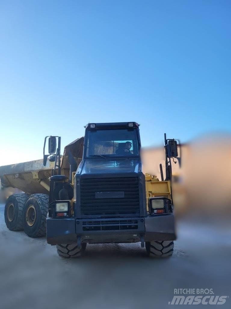 Komatsu HM 300 铰接式自卸车