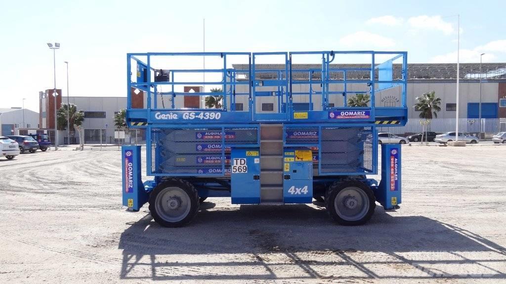 Genie GS 4390 RT 剪叉式升降机