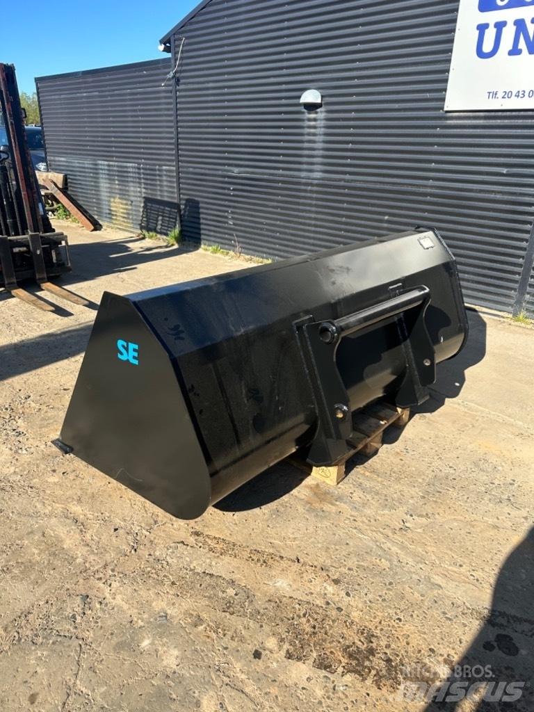  SE AB Manitou 挖斗