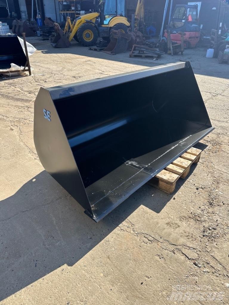  SE AB Manitou 挖斗
