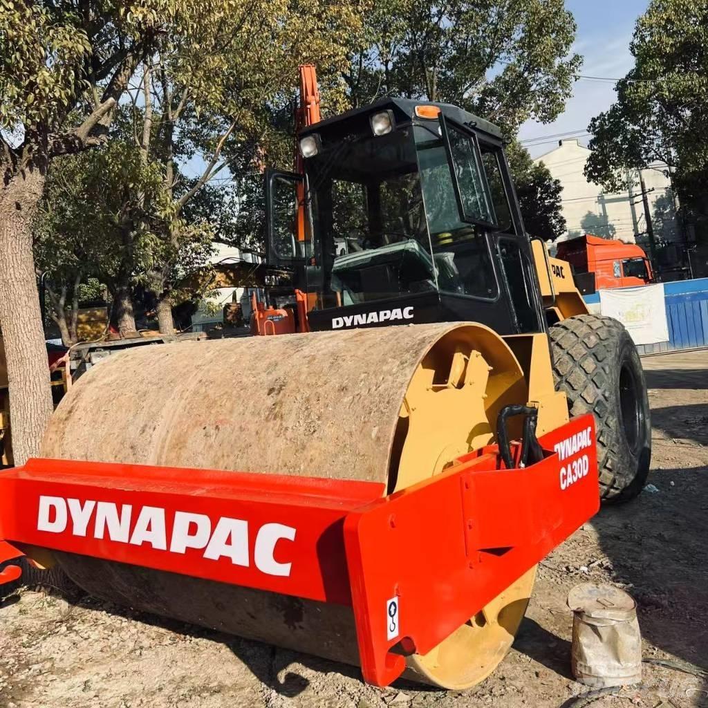 Dynapac CA 30 D 单轮压路机