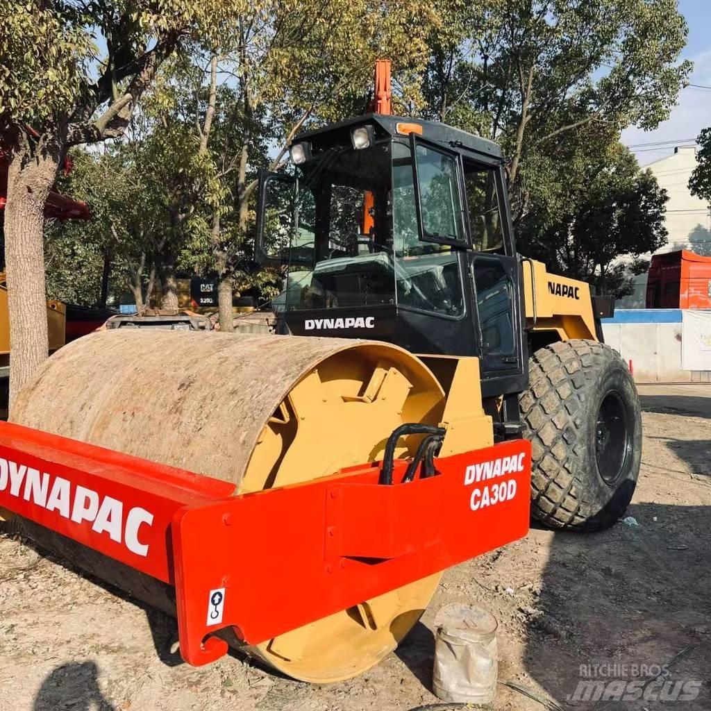 Dynapac CA 30 D 单轮压路机