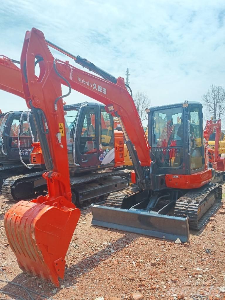 Kubota KX 165 中型挖掘机