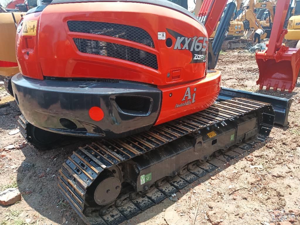 Kubota KX 165 中型挖掘机