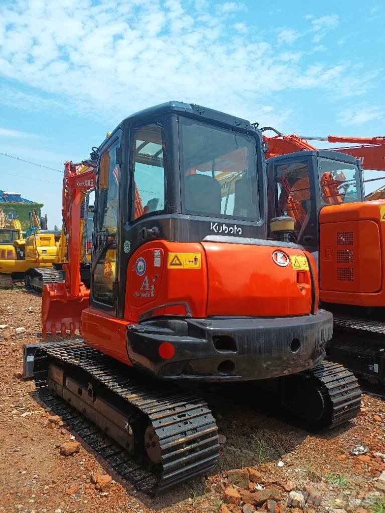 Kubota KX 165 中型挖掘机