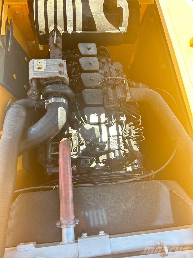 Hyundai 210w-9 轮式挖掘机