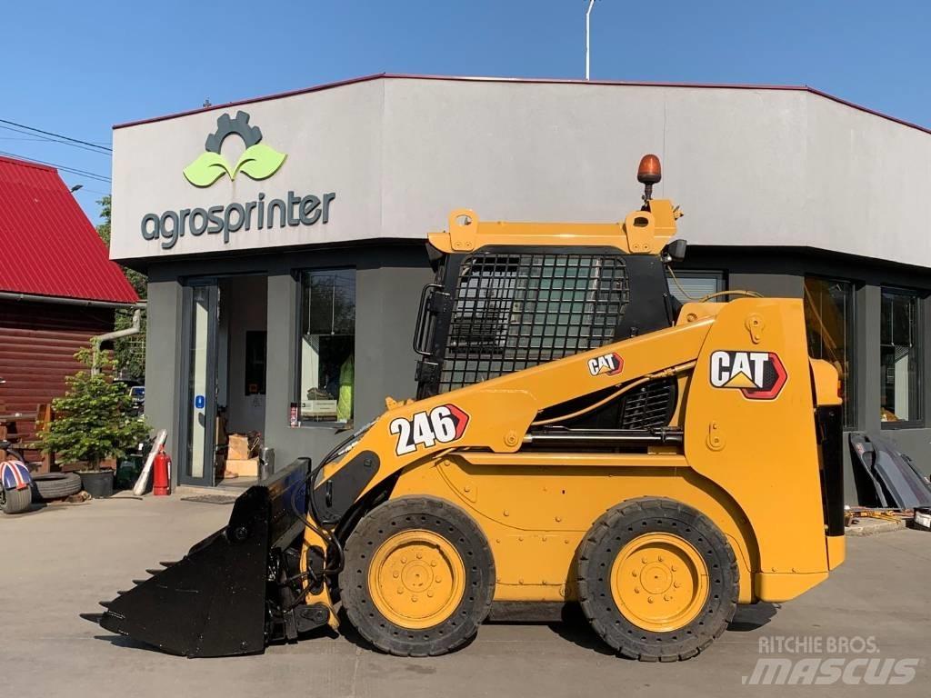CAT 246 滑移装载机