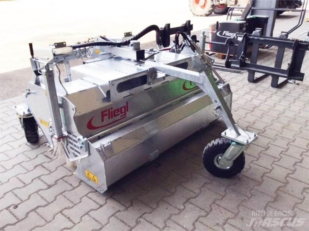 Fliegl Typ 500 扫地机