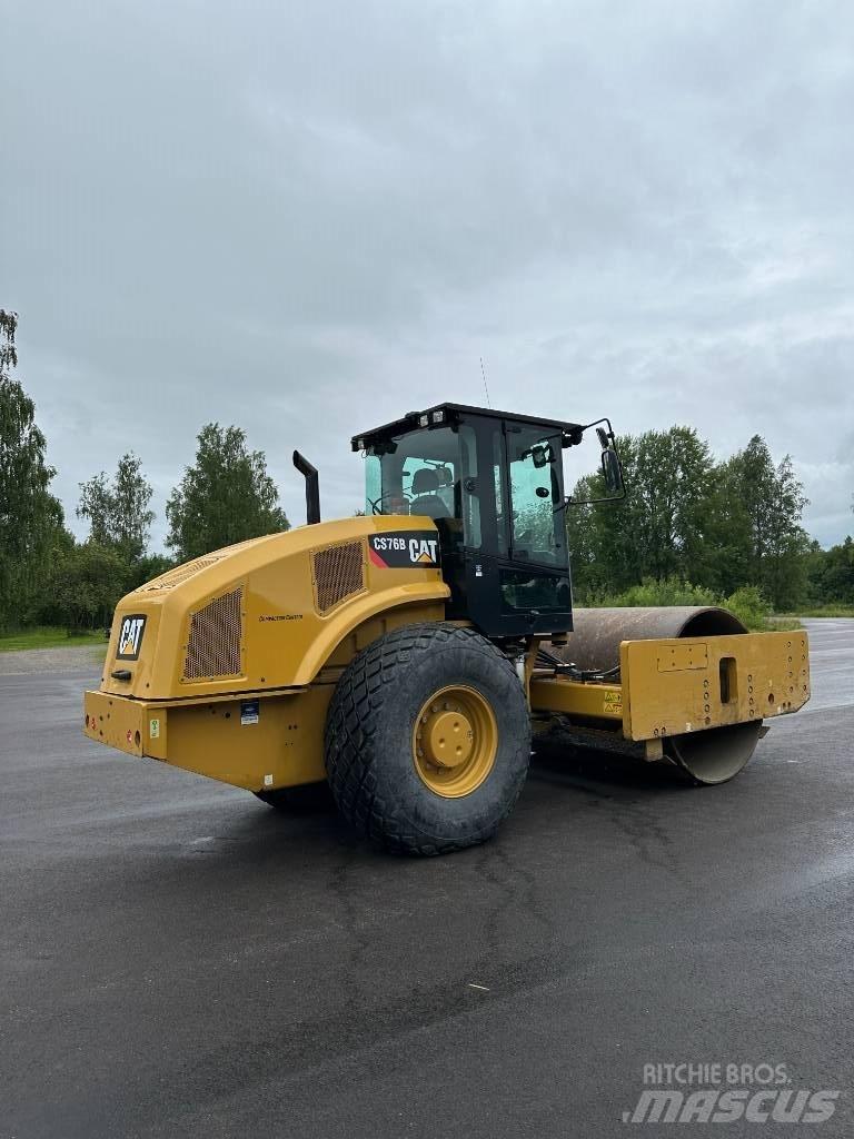 CAT CS 76 B 双轮压路机