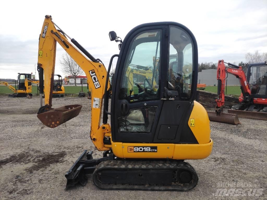 JCB 8018 CTS 小型挖掘机