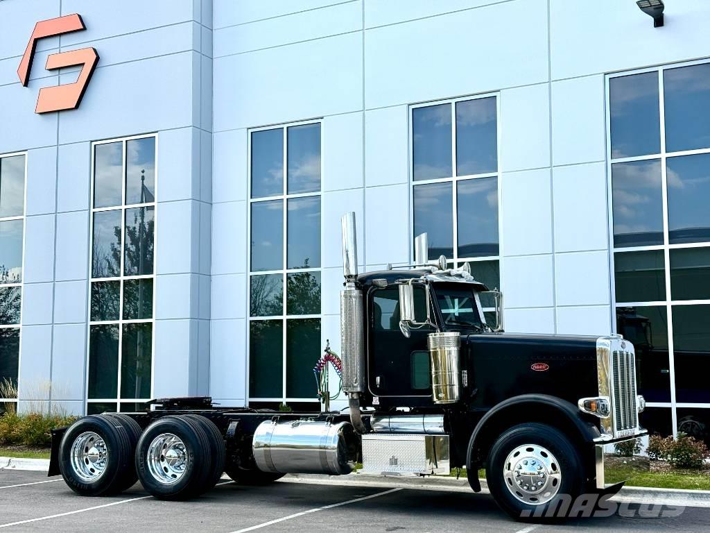Peterbilt 388 牵引车
