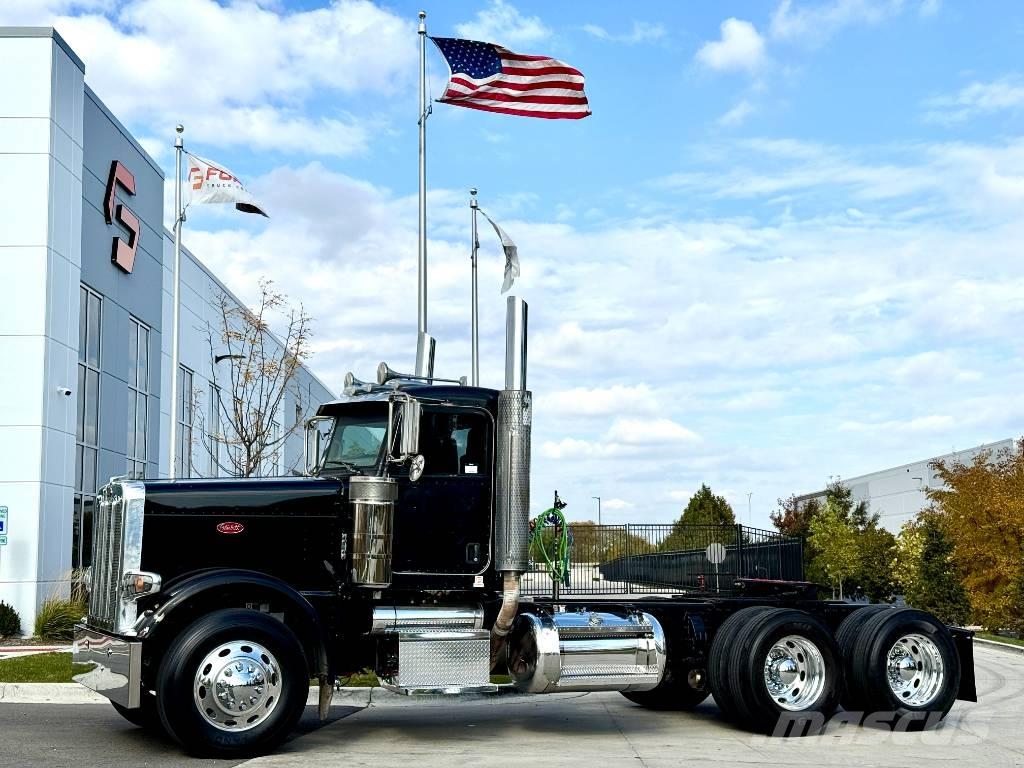 Peterbilt 388 牵引车