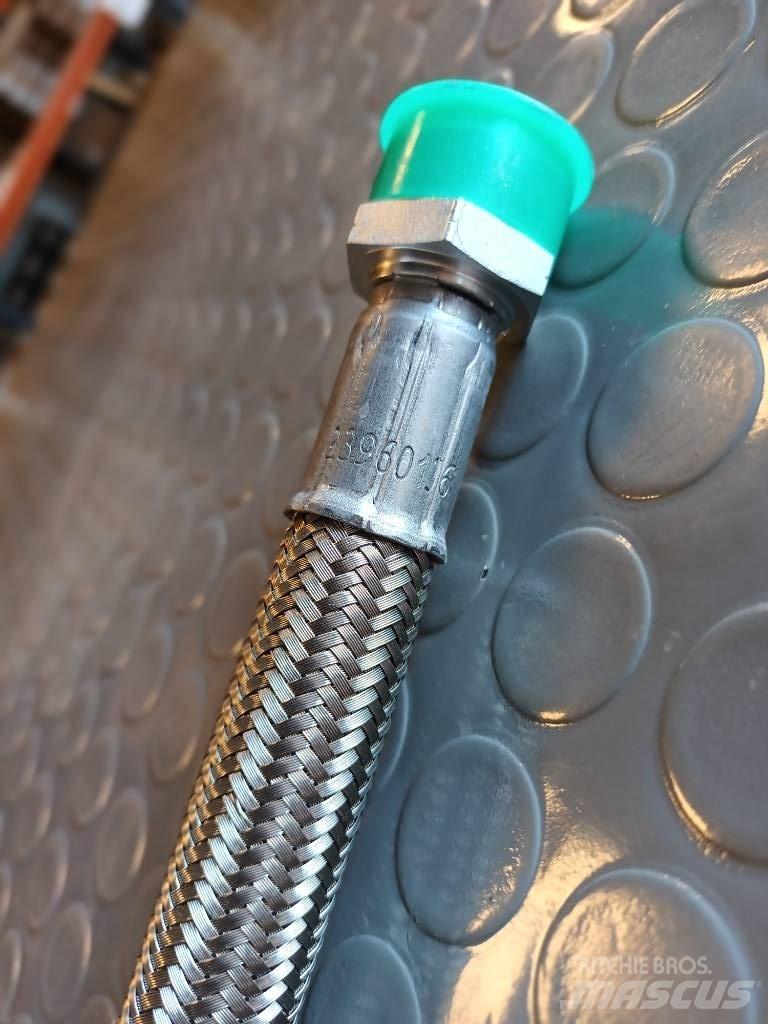 Volvo HOSE 23960136 运输工具-其他