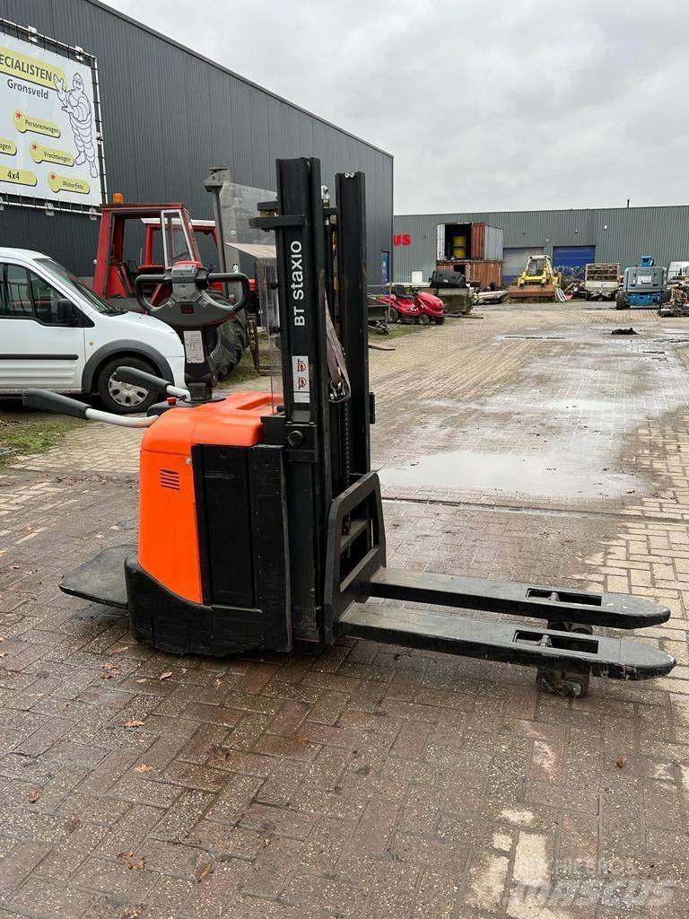 BT SPE 125 手推堆垛车