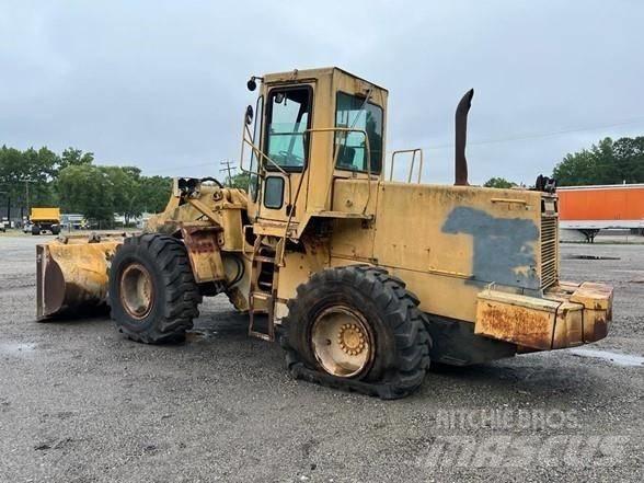 Komatsu WA 320-1 轮式装载机