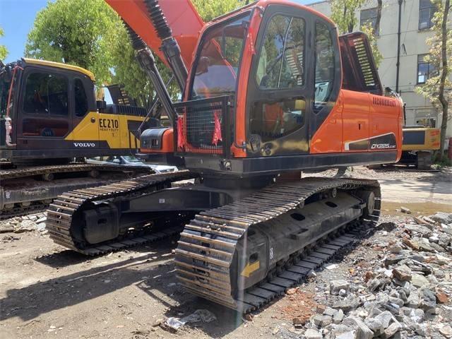 Doosan DX 225 LC 履带挖掘机