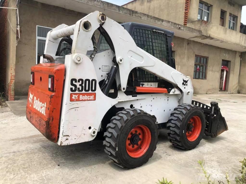 Bobcat S 300 滑移装载机