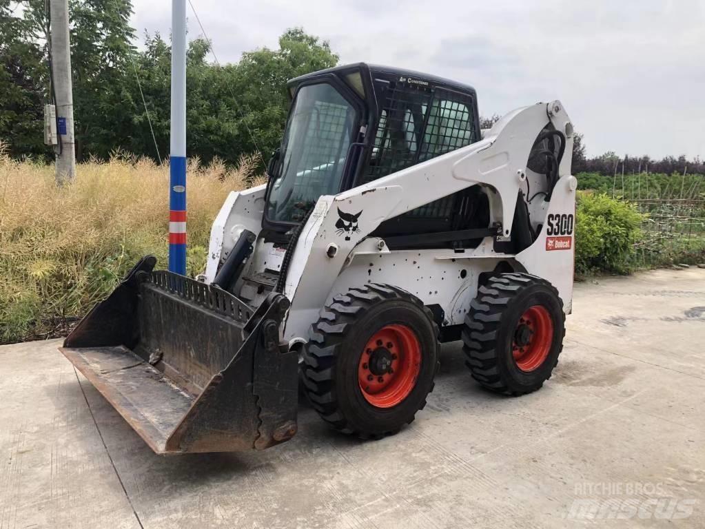 Bobcat S 300 滑移装载机