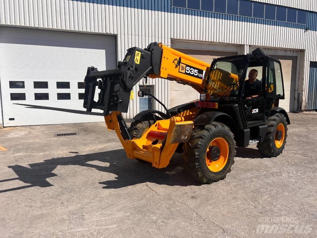 JCB 535-125 伸缩臂叉装车|叉装车