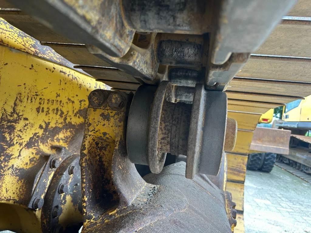 Komatsu D65PX-15 履带式推土机