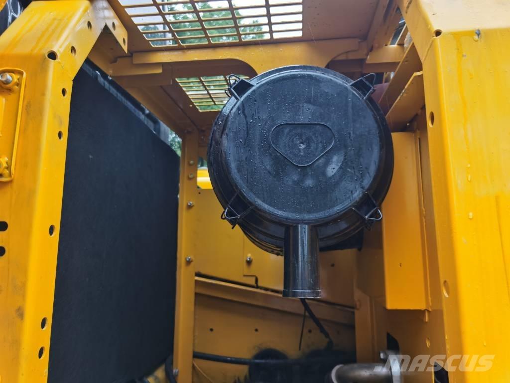 Komatsu PC 220-7 履带挖掘机