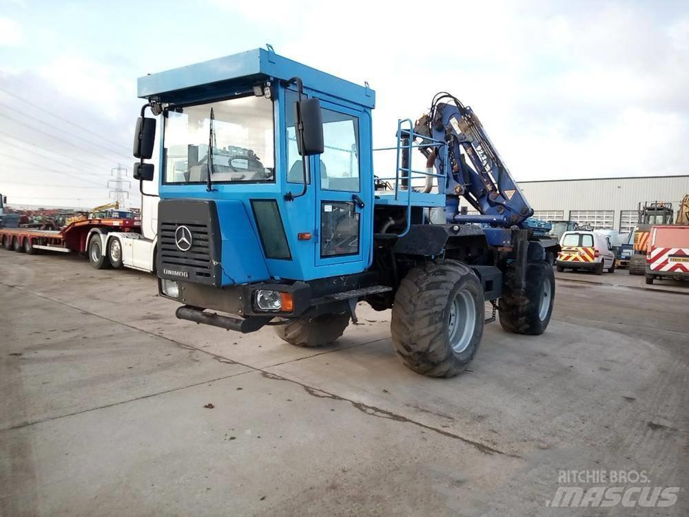 Mercedes-Benz Unimog 起重车