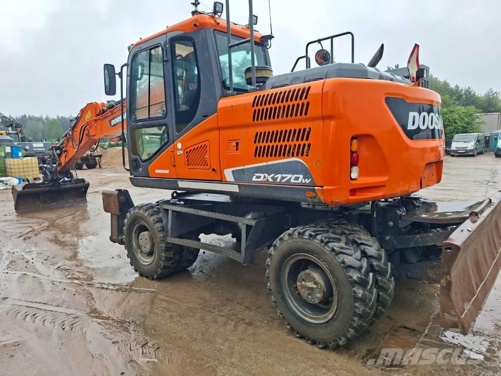 Doosan DX 170 W 轮式挖掘机