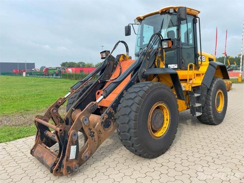 JCB 426E AGRI HT 轮式装载机