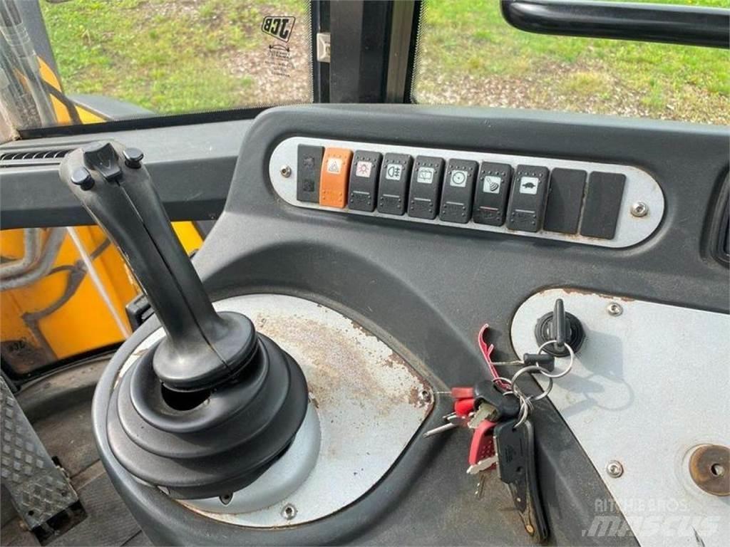 JCB 426E AGRI HT 轮式装载机