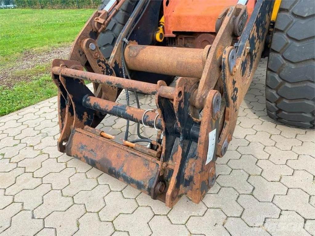 JCB 426E AGRI HT 轮式装载机