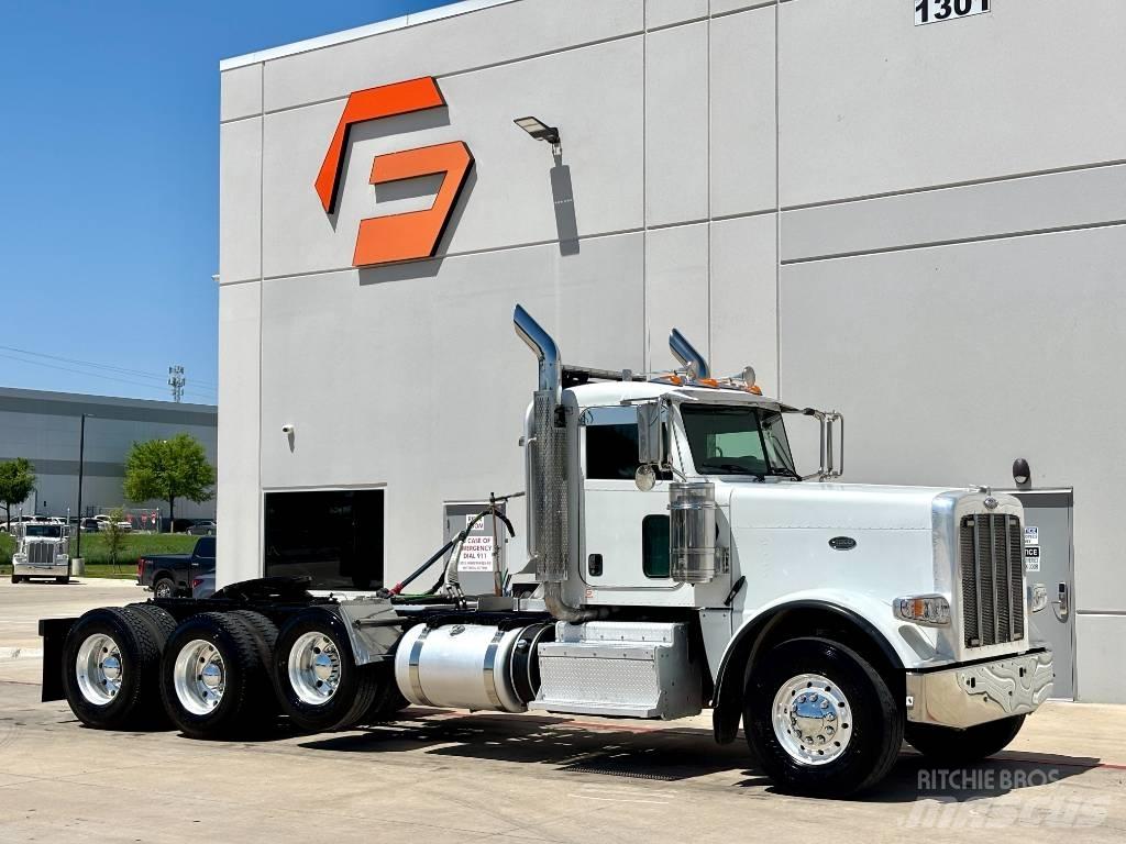 Peterbilt 388 牵引车
