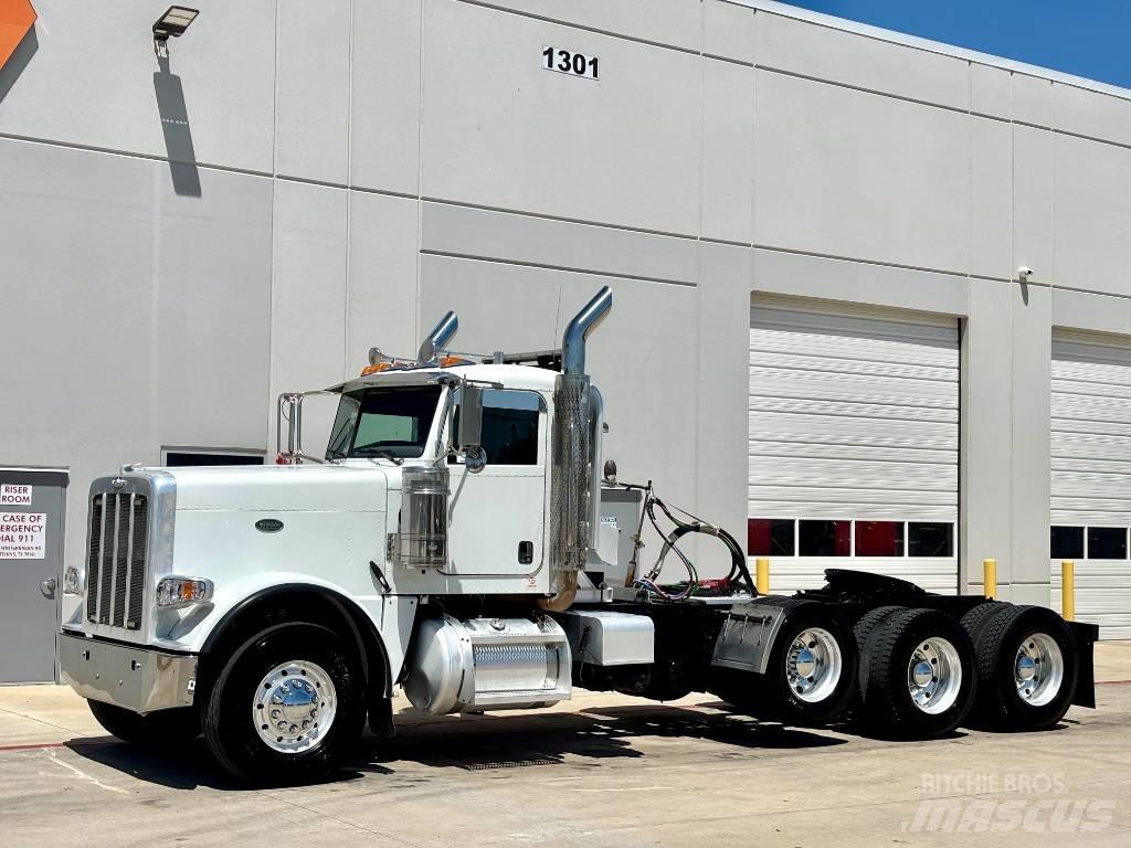 Peterbilt 388 牵引车