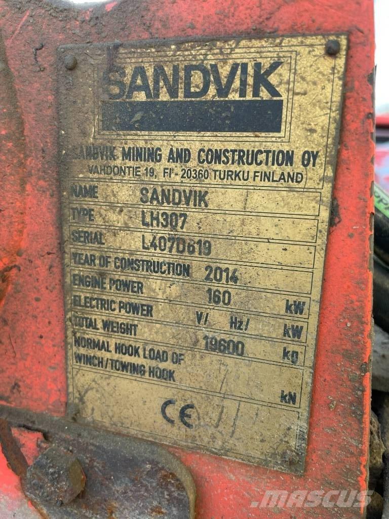 Sandvik LH 307 地下装载机