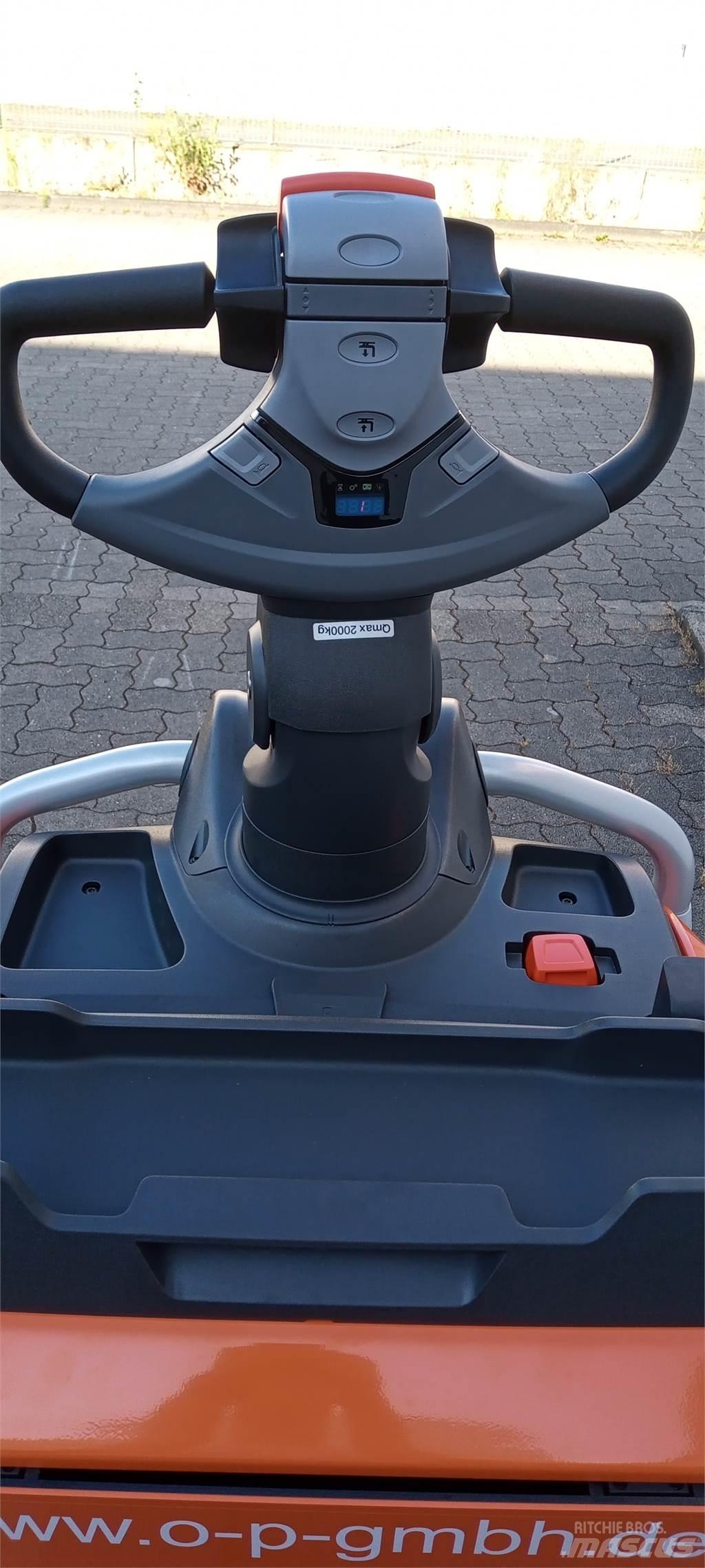 Toyota LPE200 手摇升降机