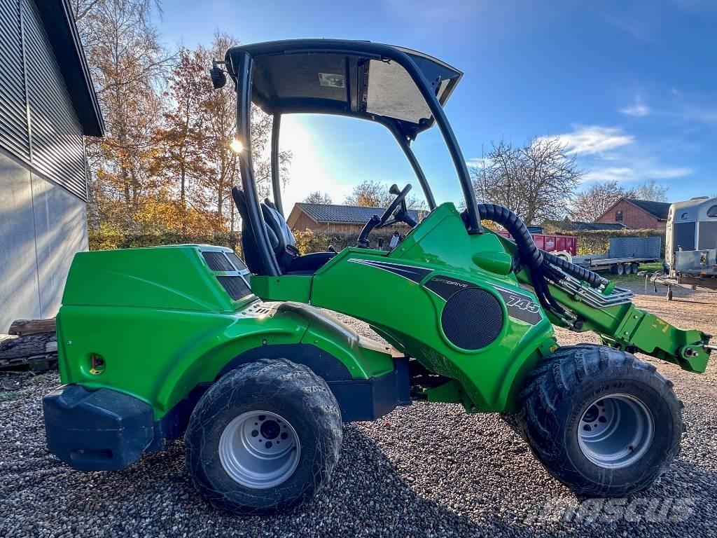 Avant 745 多功能装载机