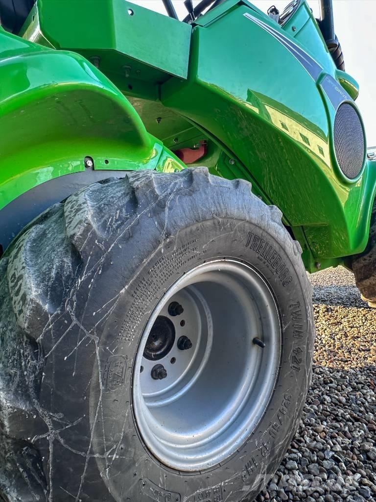 Avant 745 多功能装载机