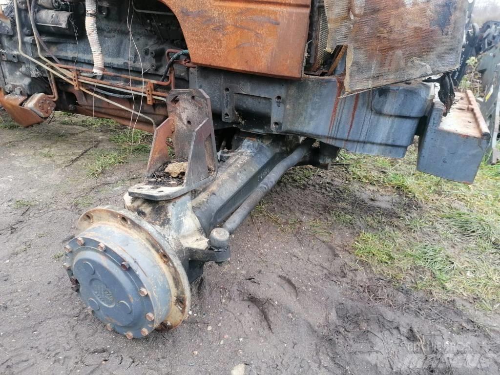 New Holland 8160 Tuz 吊杆和铲斗