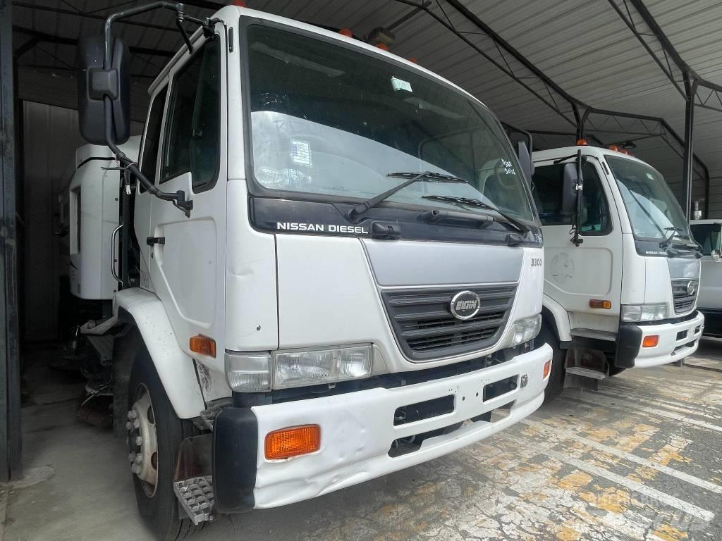 UD 3300 道路清扫车