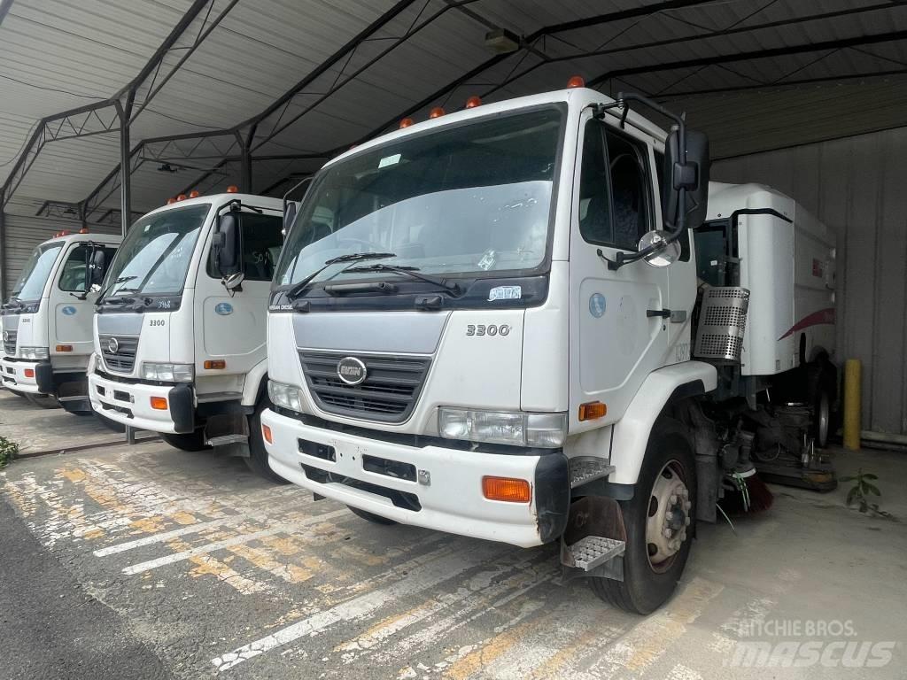UD 3300 道路清扫车