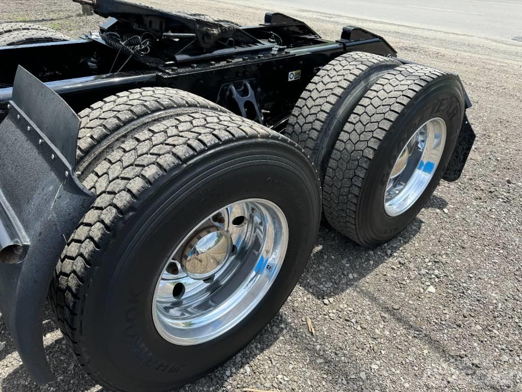 Kenworth T 680 牵引车