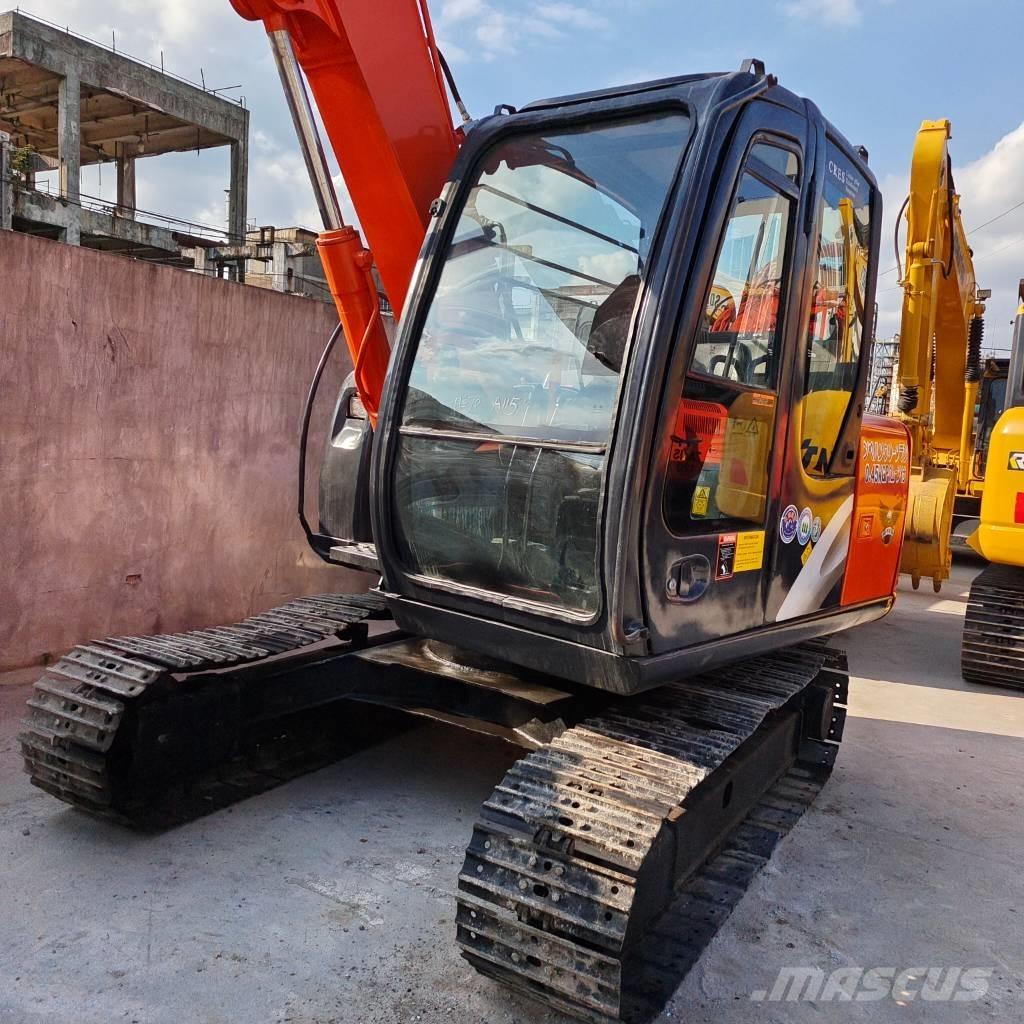 Hitachi ZX 75 中型挖掘机