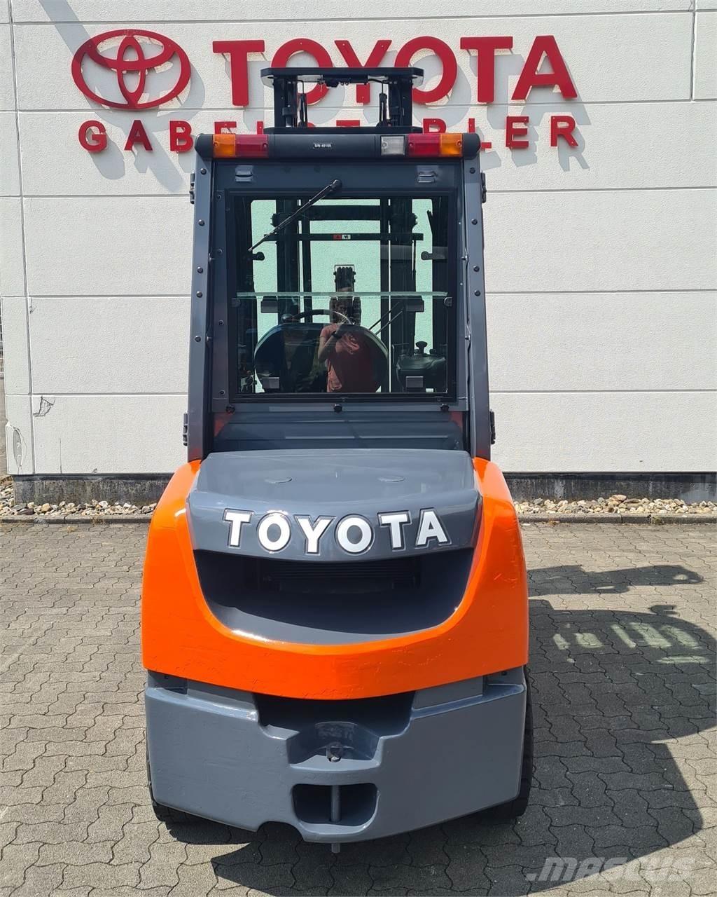 Toyota 02-8FDJF35 柴油叉车